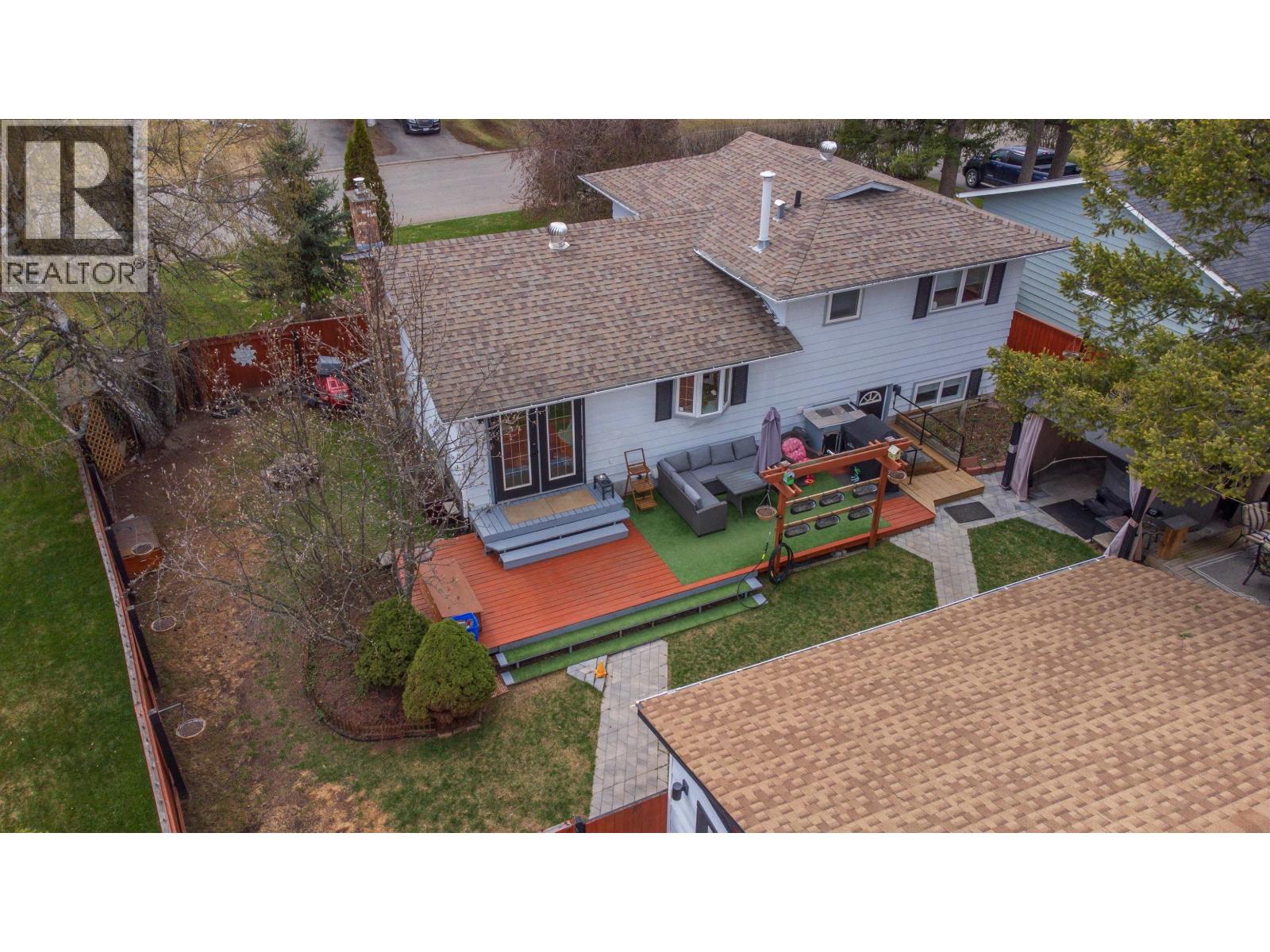 Photo 9 of 24 — 7828 LATROBE CRESCENT · Prince George, BC