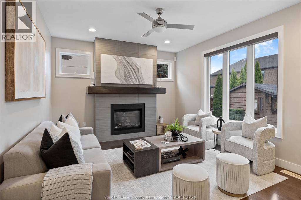 1335 MAPLE - 23
