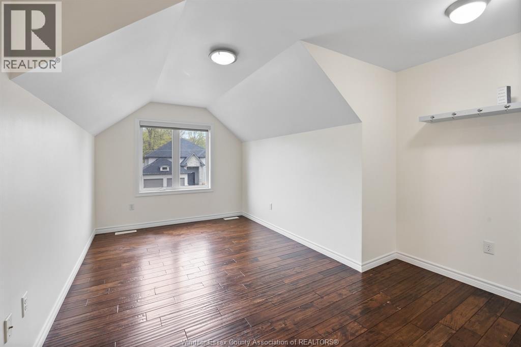 1335 MAPLE - 25