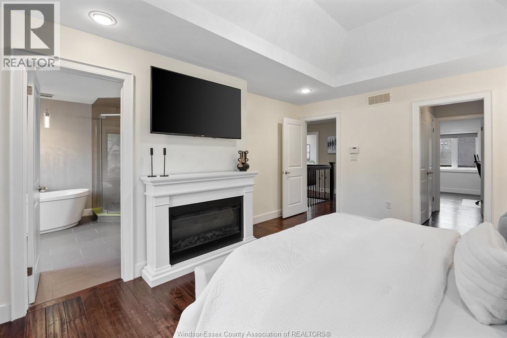 1335 MAPLE - 30