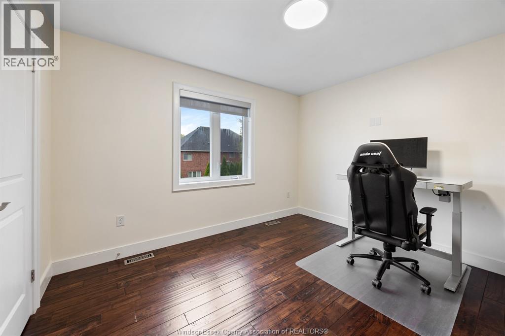 1335 MAPLE - 32