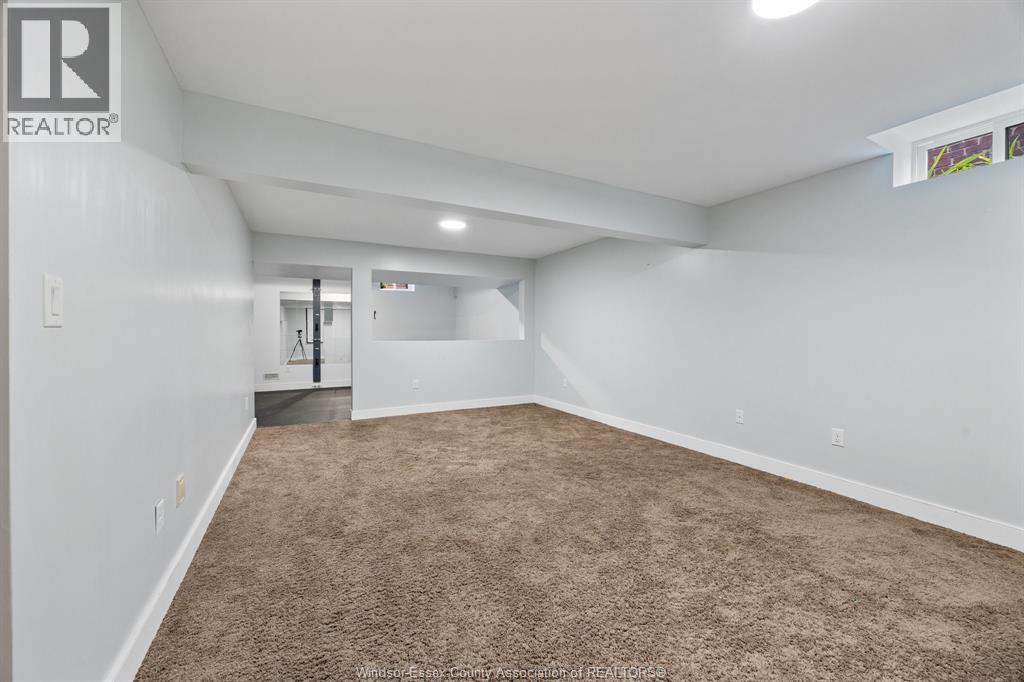1335 MAPLE - 33