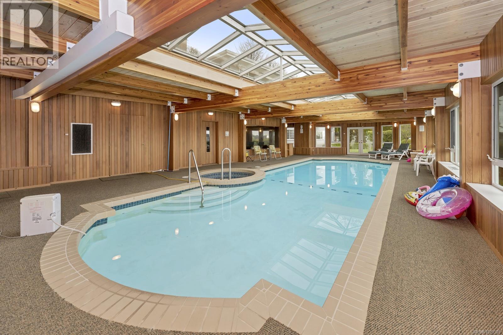  3565 Beach Drive, Oak Bay