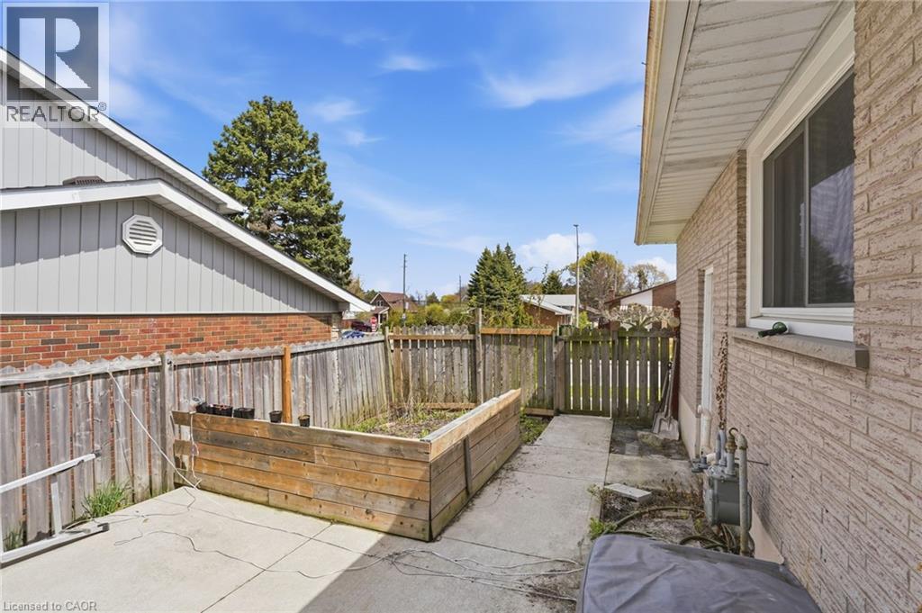 4 CLIFTON DOWNS Road - 46
