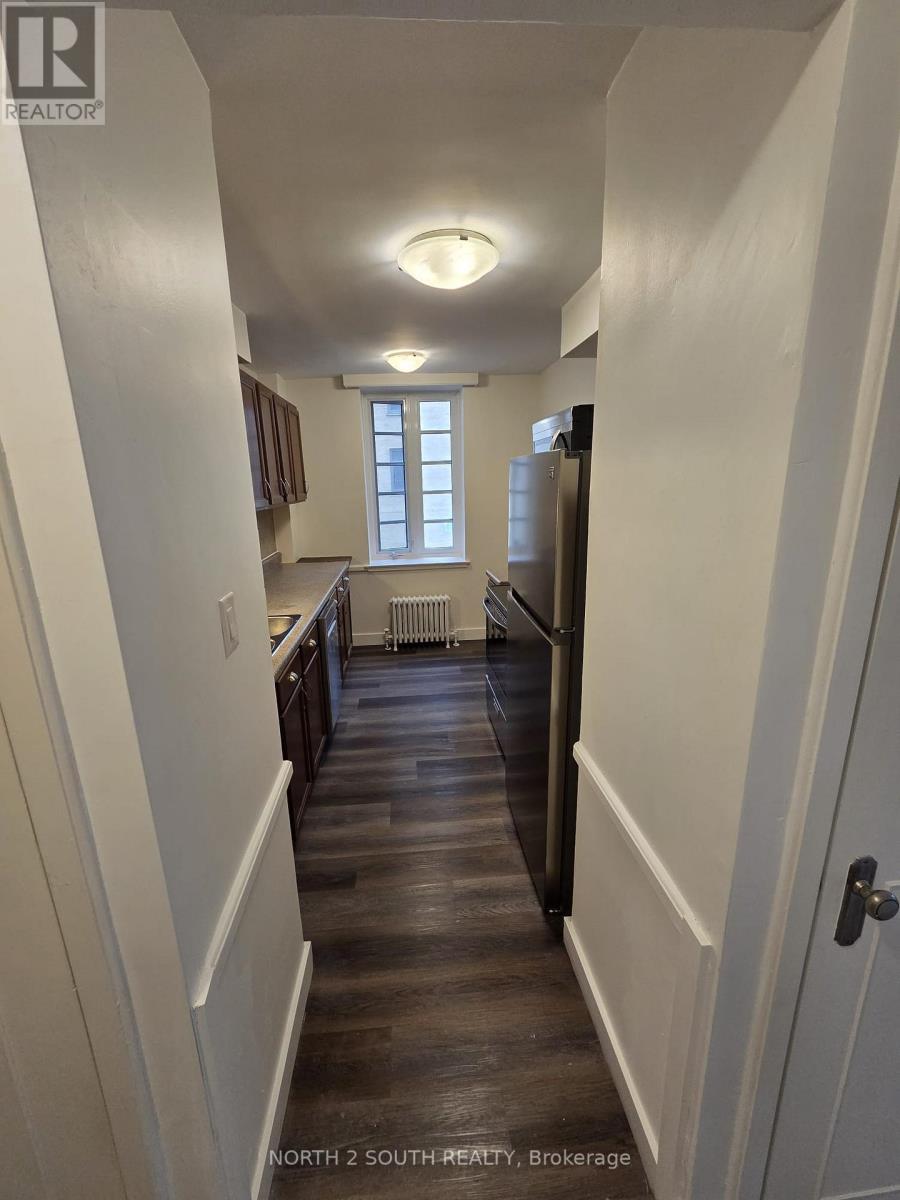 #210 707 EGLINTON AVENUE W - 10