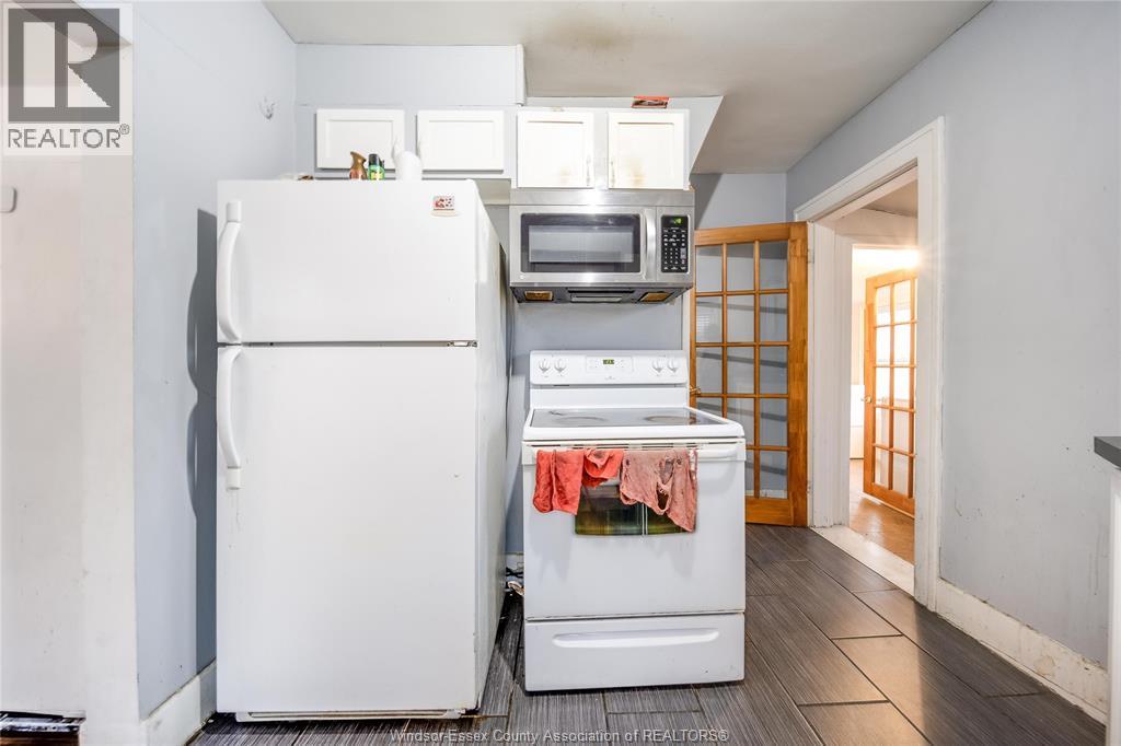961 CURRY AVENUE - 10