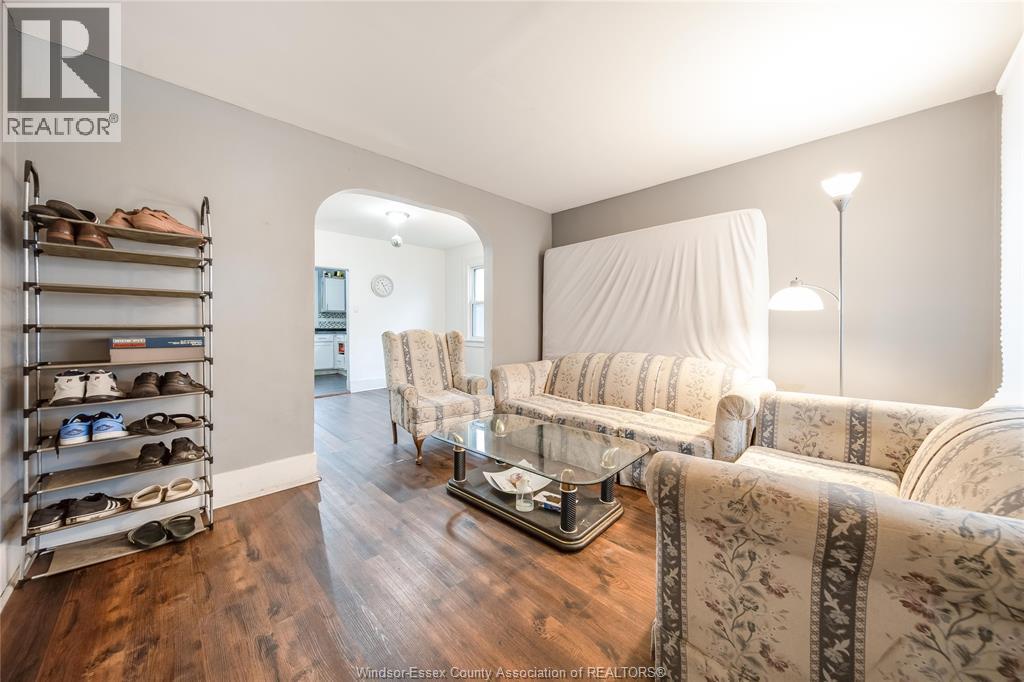 961 CURRY AVENUE - 5