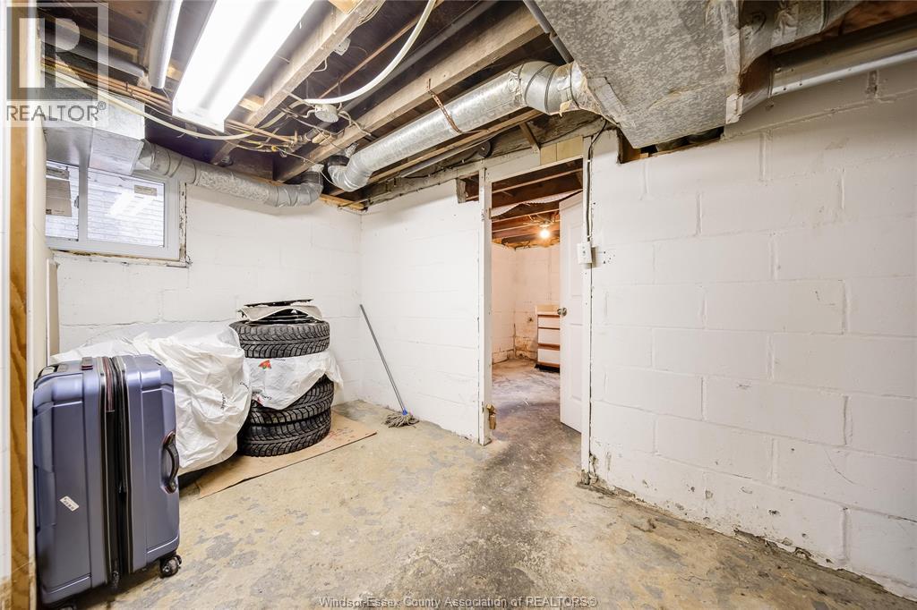 961 CURRY AVENUE - 20