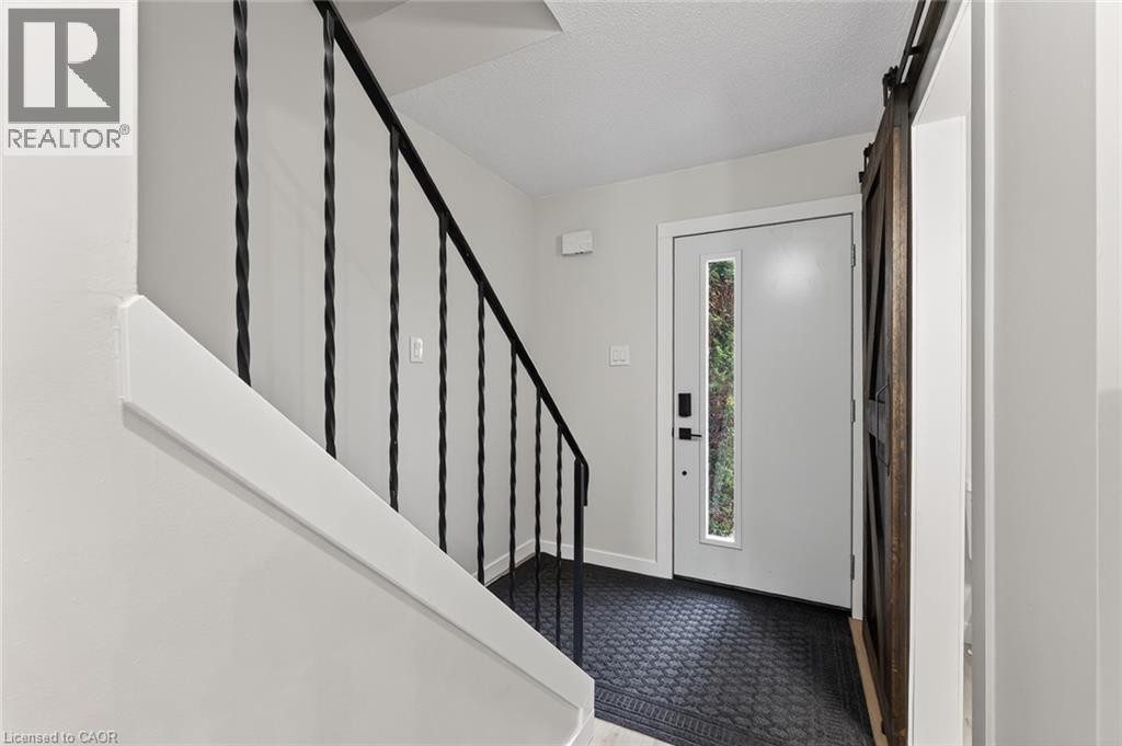 1040 CANFIELD Crescent Unit# 3, Woodstock, Ontario, N4S8P3 — Photo 6