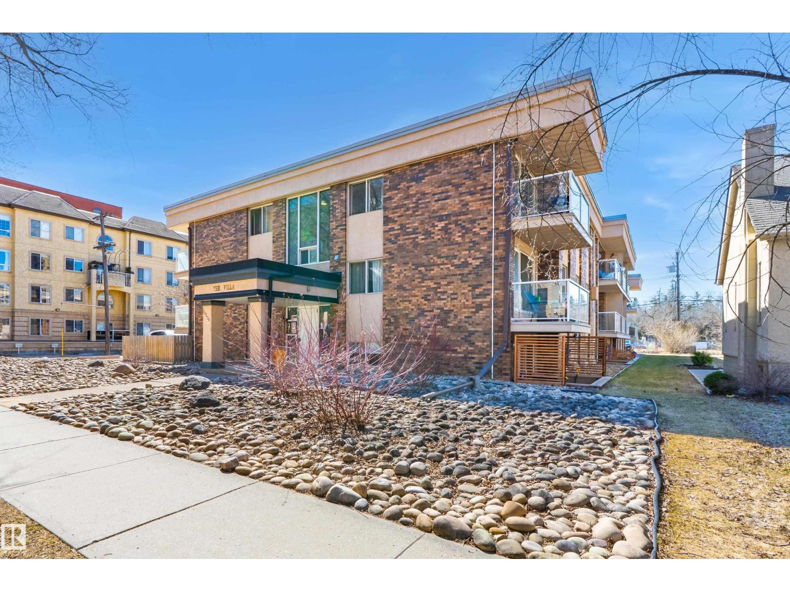 #105 10230 120 Street NW NW, Edmonton