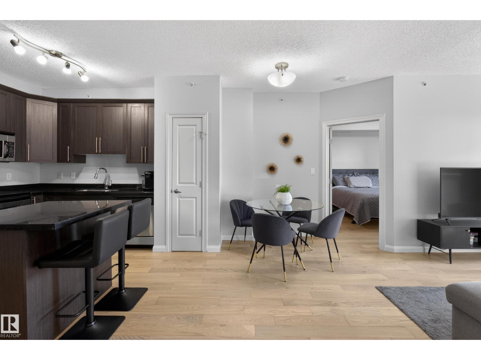 #202 9819 104 ST NW, Edmonton