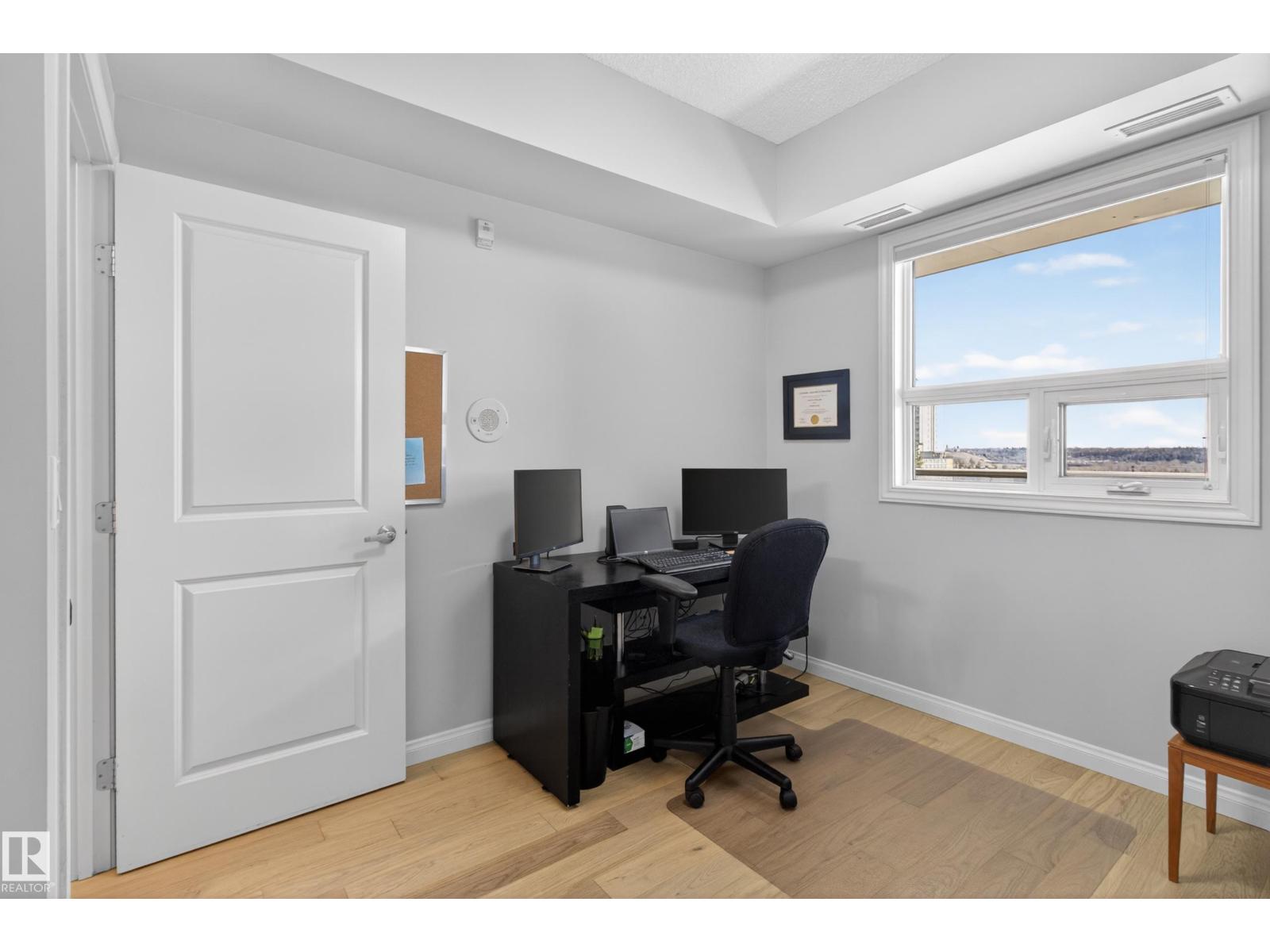 #202 9819 104 ST NW, Edmonton