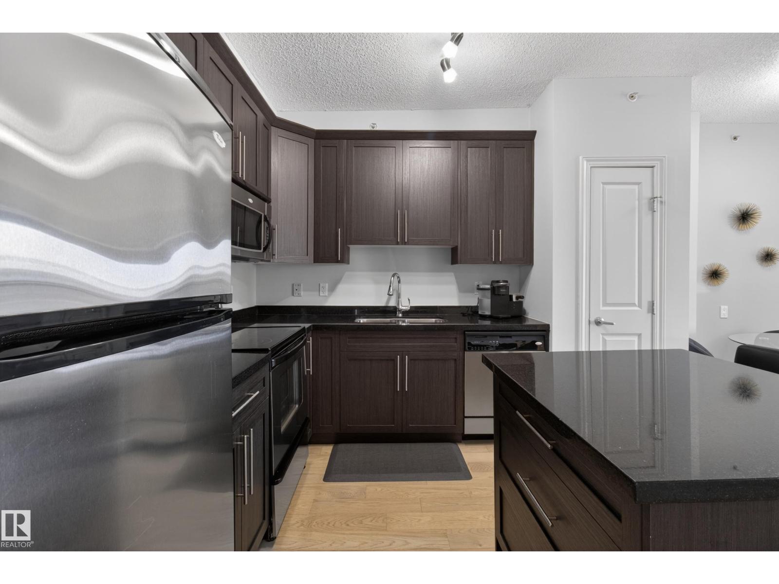 #202 9819 104 ST NW, Edmonton
