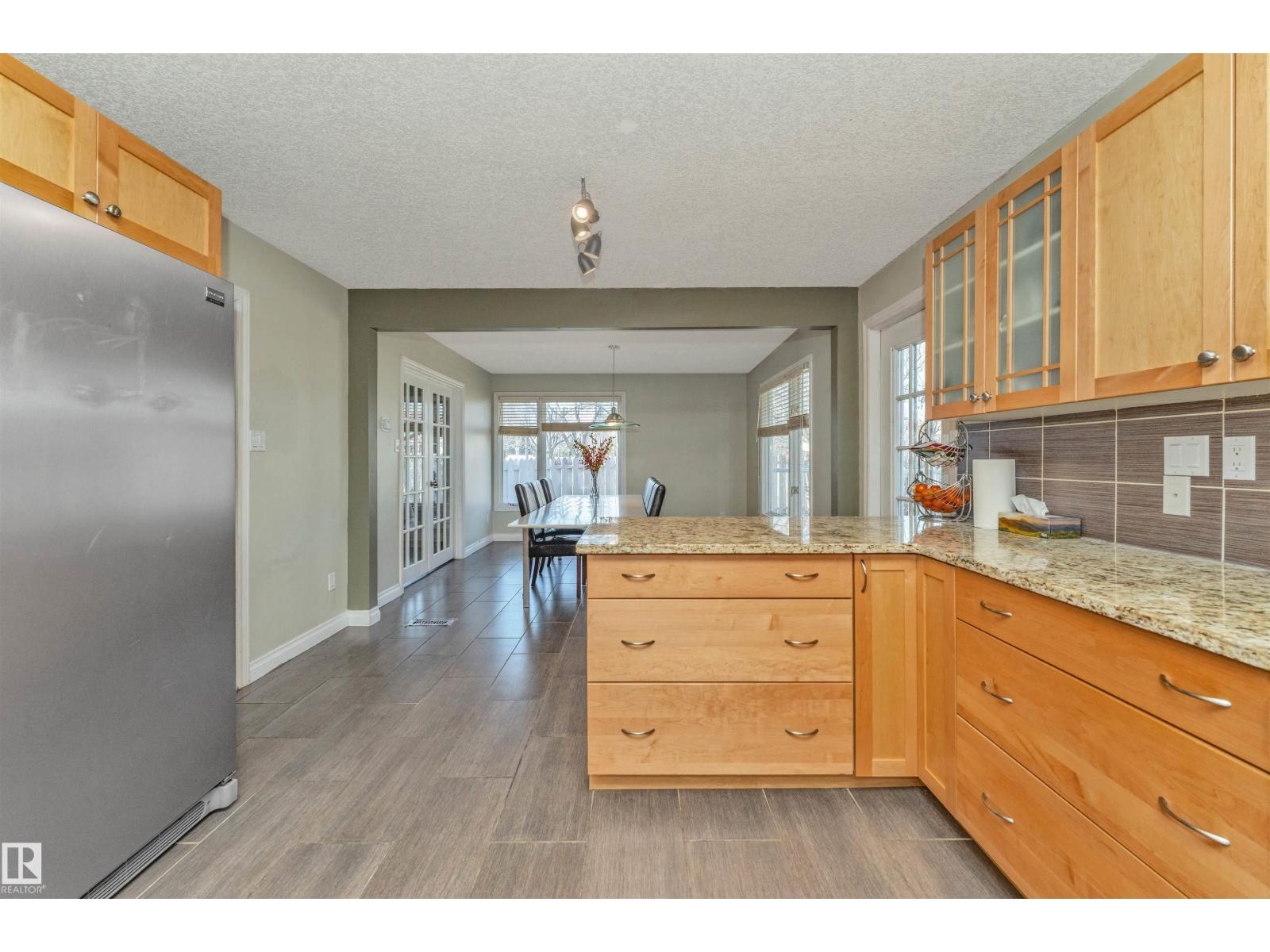6016 177 ST NW - 21