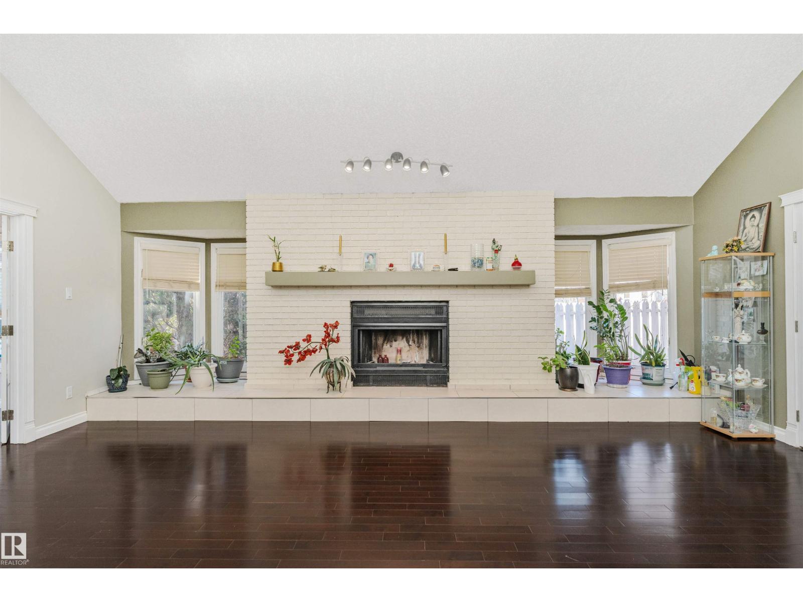 6016 177 ST NW - 8