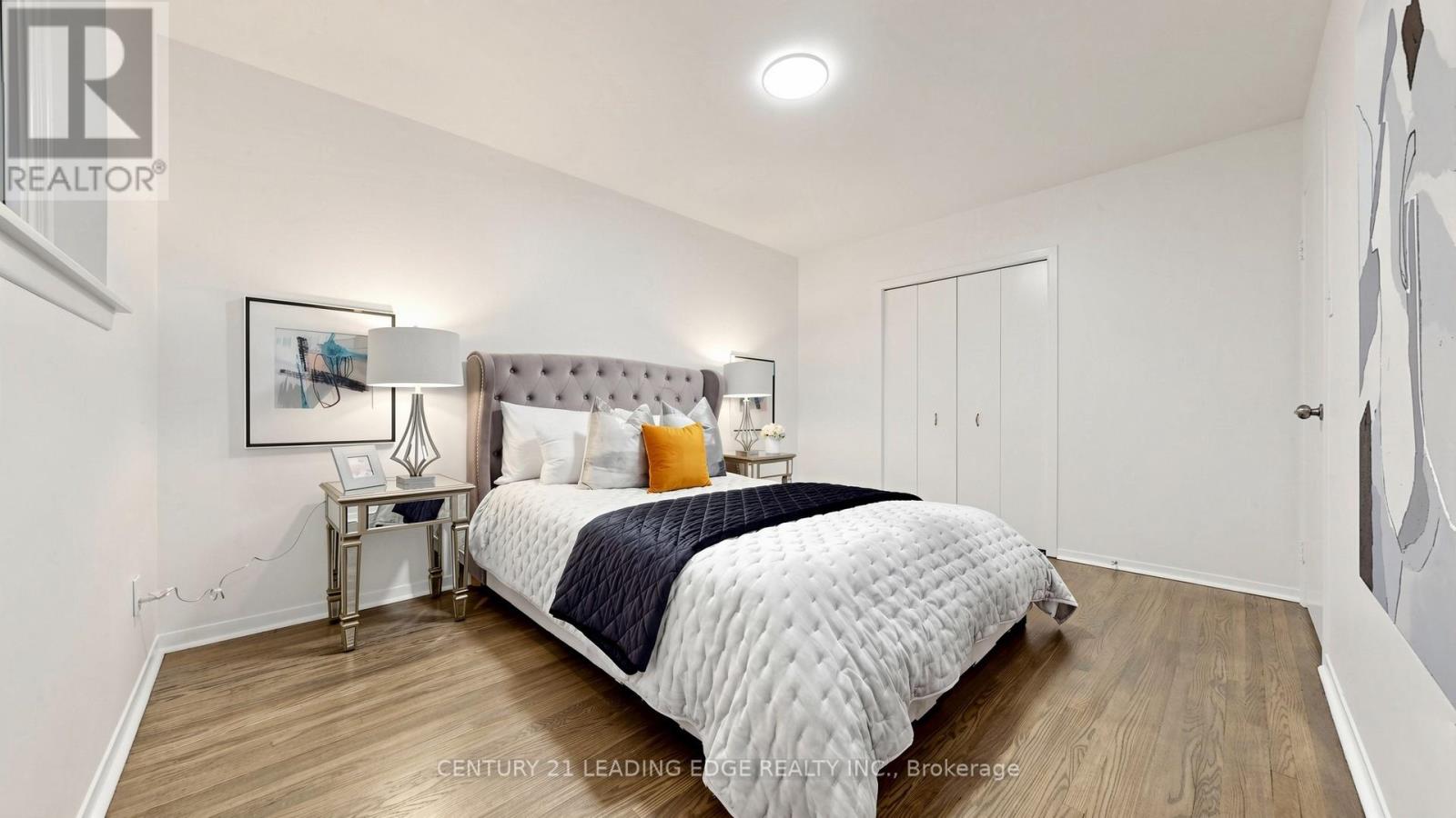 52 CLYDESDALE DRIVE - 25