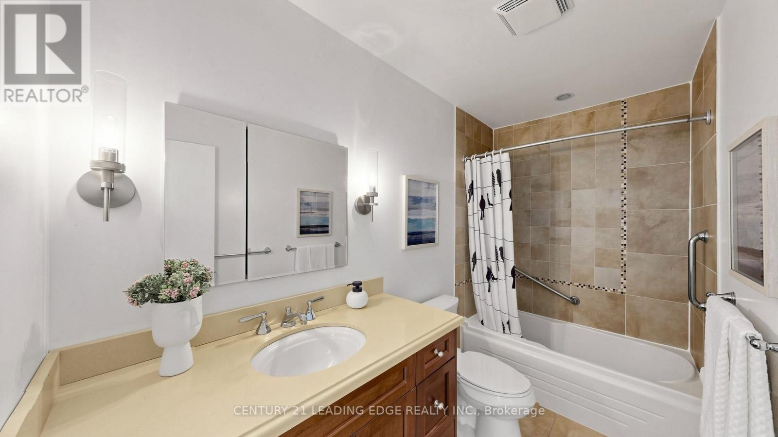 52 CLYDESDALE DRIVE - 28