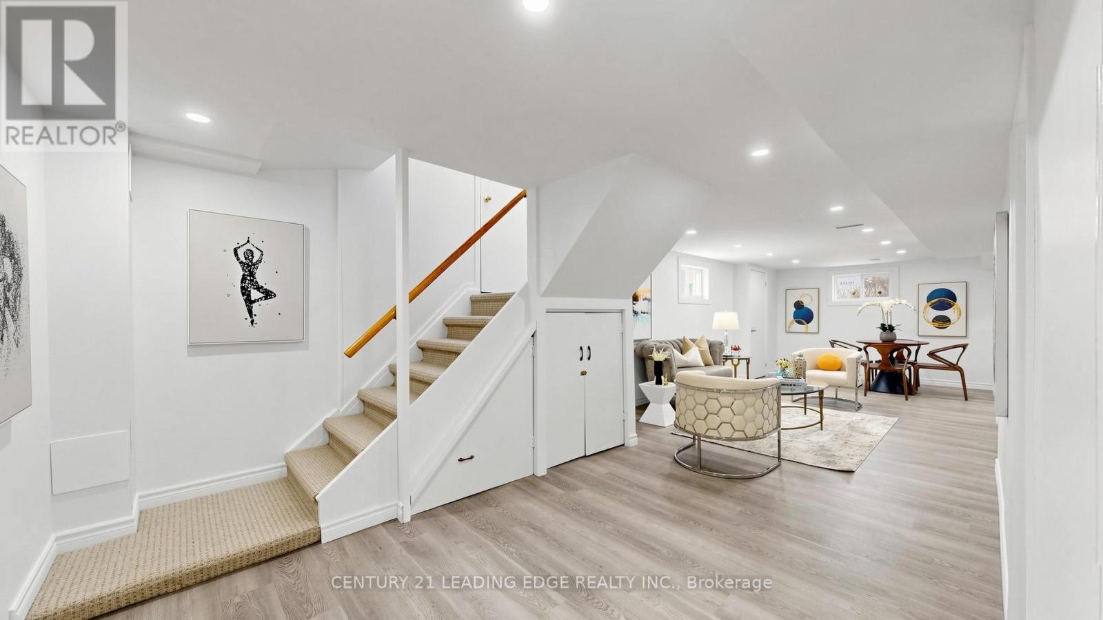 52 CLYDESDALE DRIVE - 30