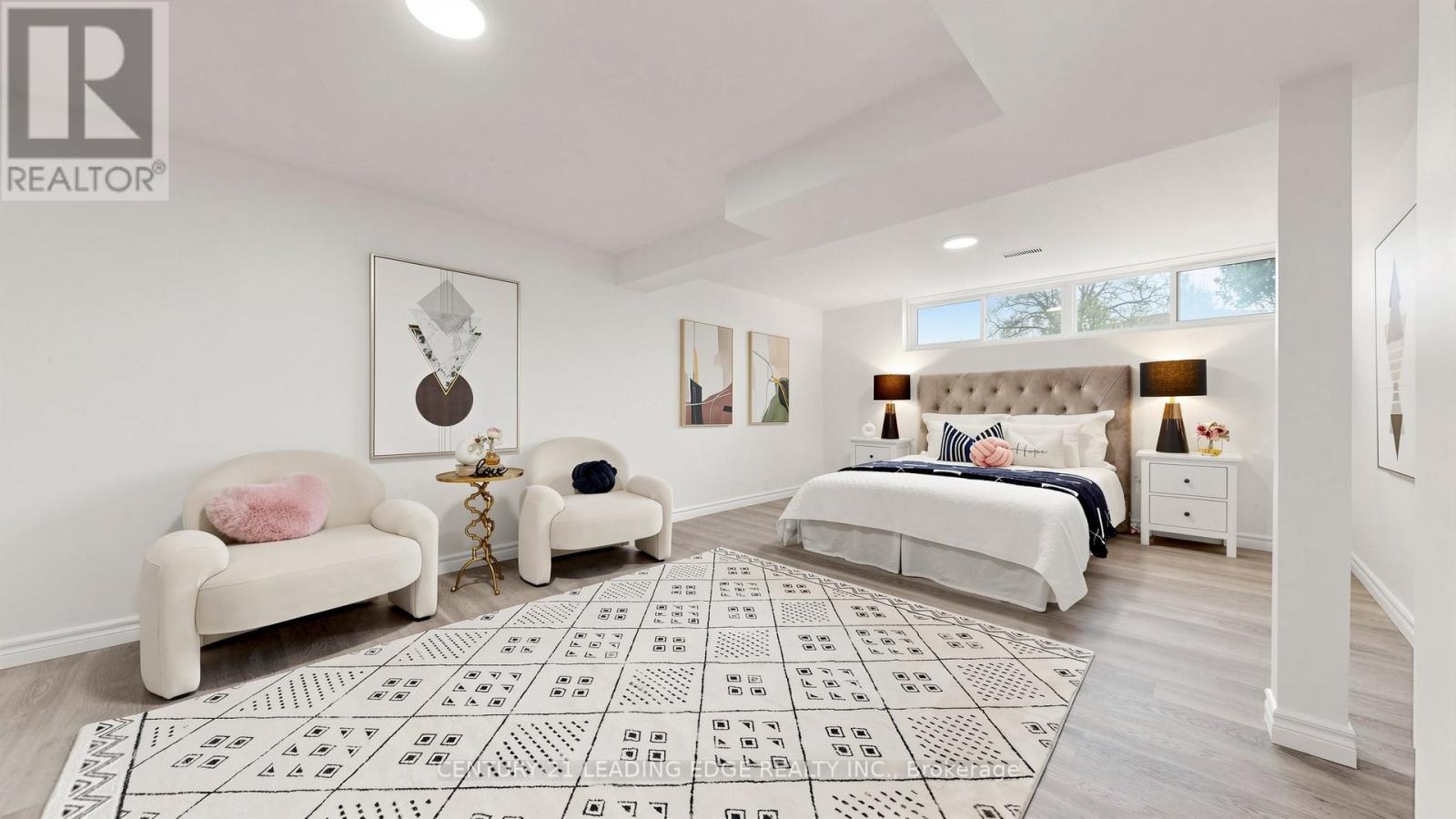 52 CLYDESDALE DRIVE - 39