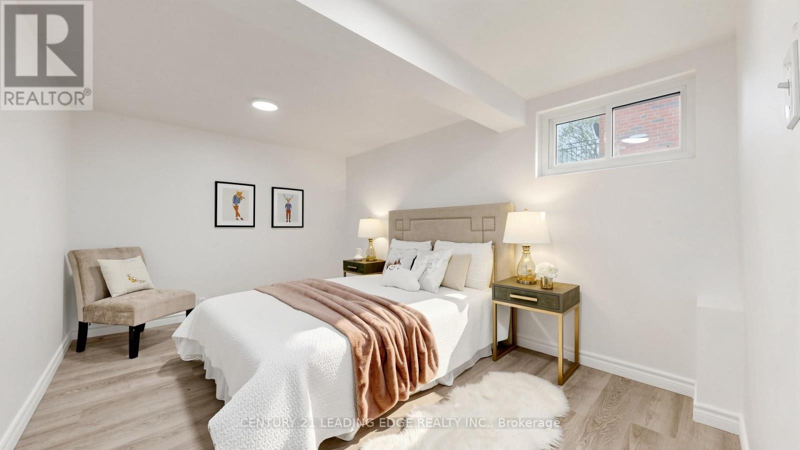 52 CLYDESDALE DRIVE - 43