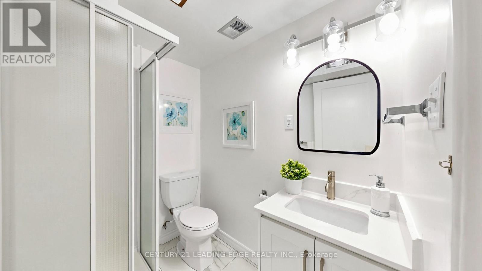 52 CLYDESDALE DRIVE - 44