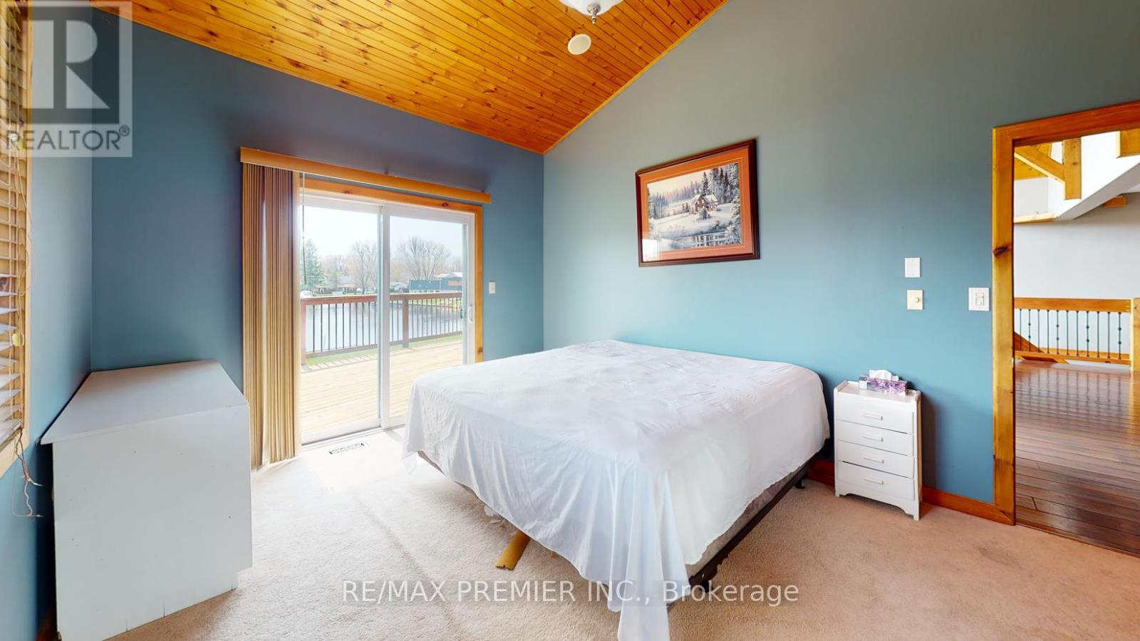 31 PARADISE BOULEVARD - 13