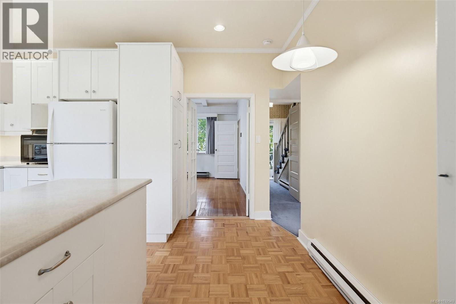  1274 Hewlett Place, Oak Bay