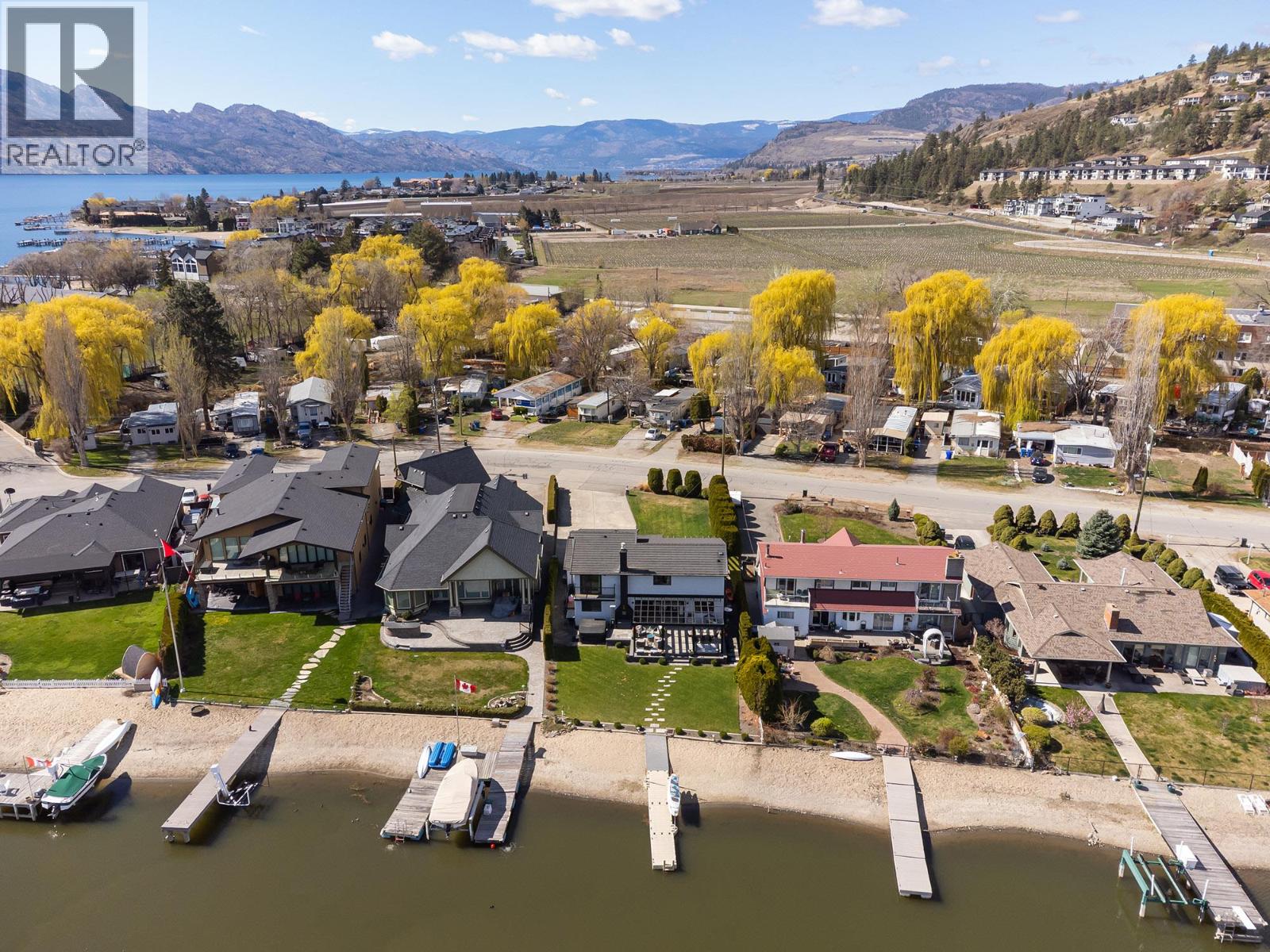  1404 Green Bay Road, West Kelowna