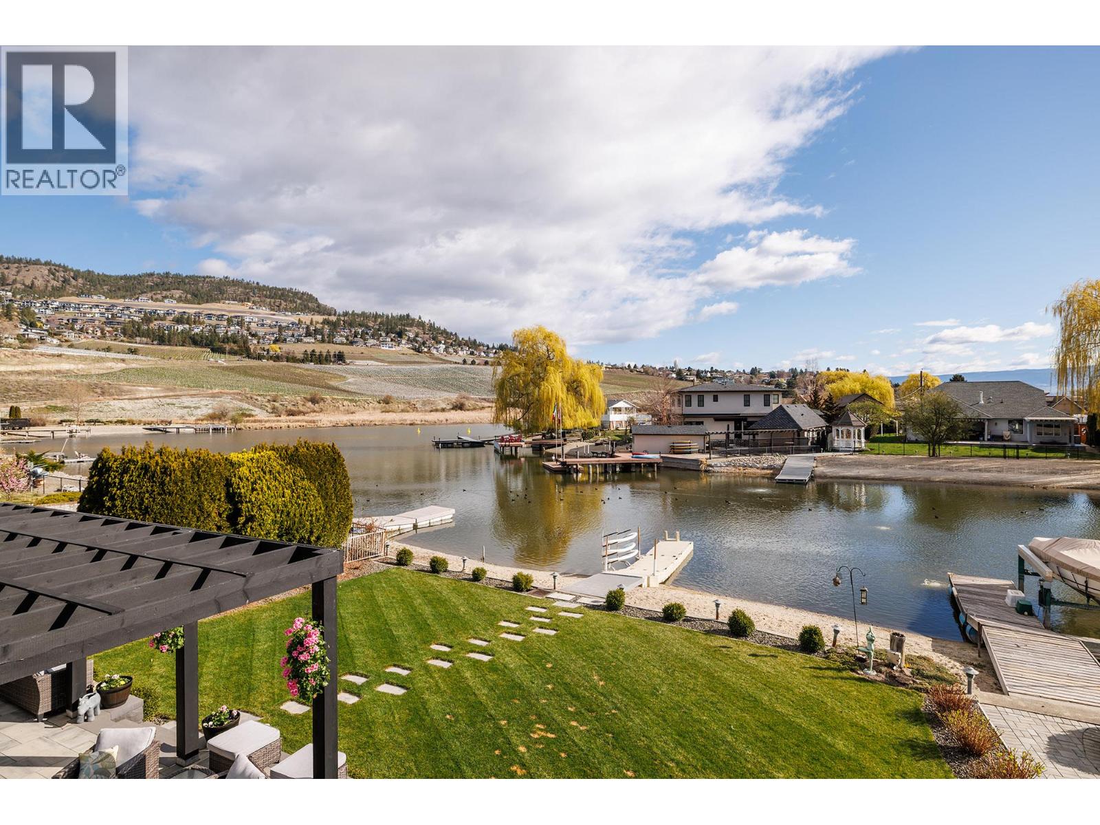  1404 Green Bay Road, West Kelowna