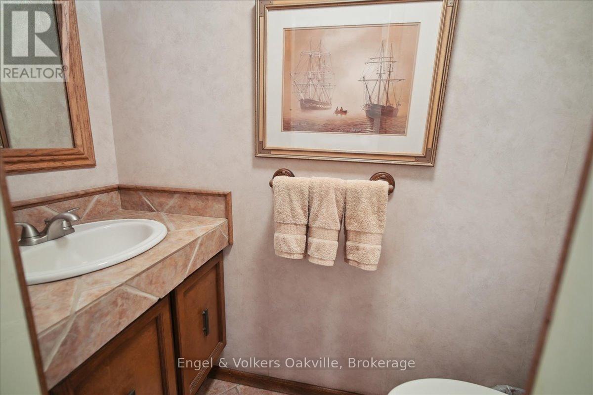 250 GATESTONE AVENUE - 23