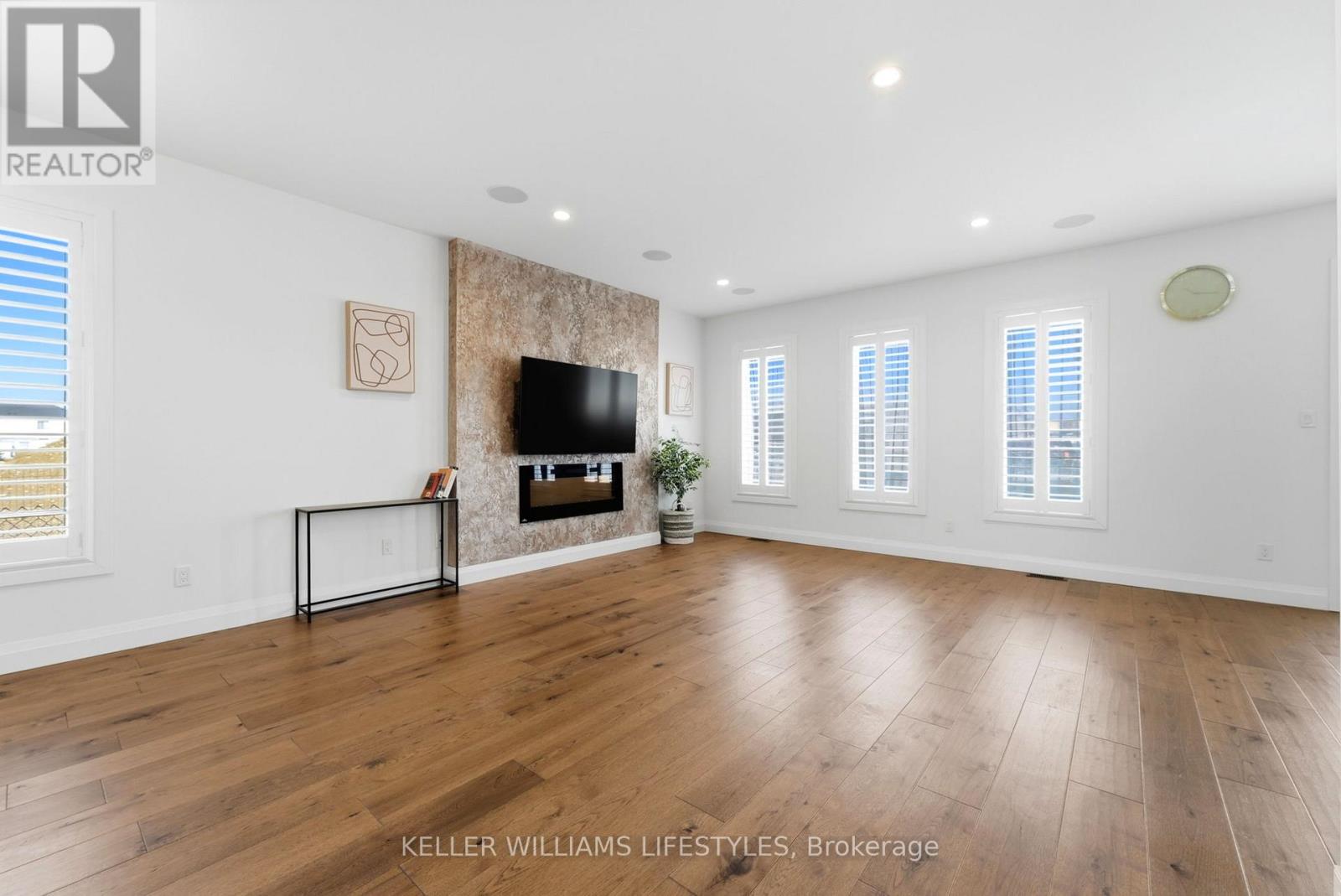 140 CRESTVIEW DRIVE - 10