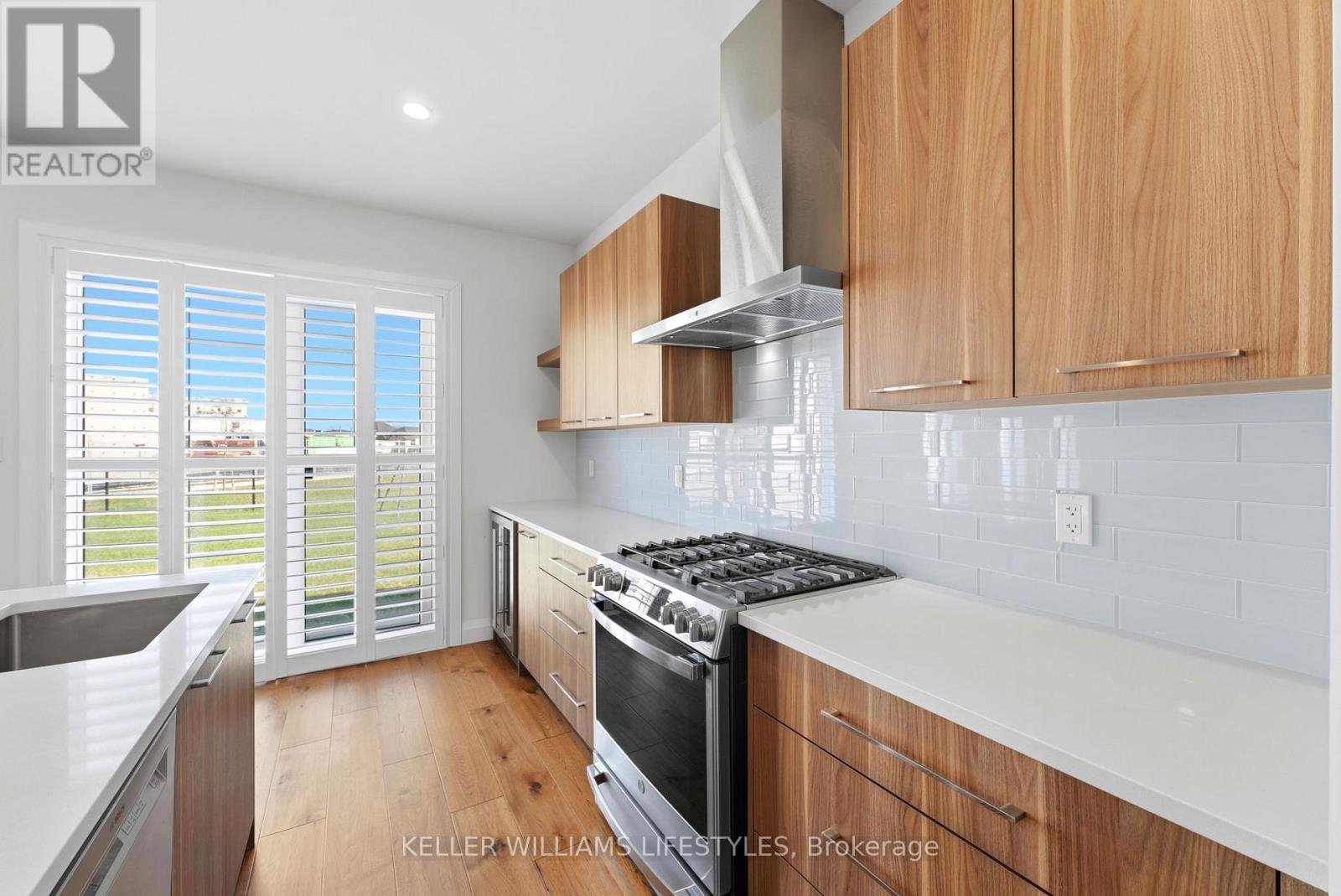 140 CRESTVIEW DRIVE - 16