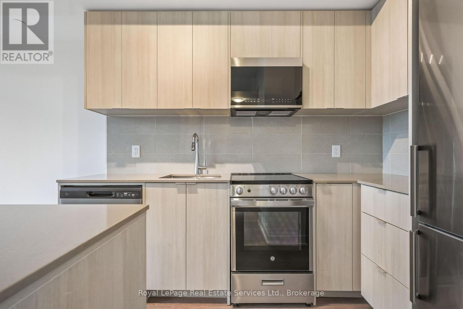 #711 2088 JAMES STREET - 12