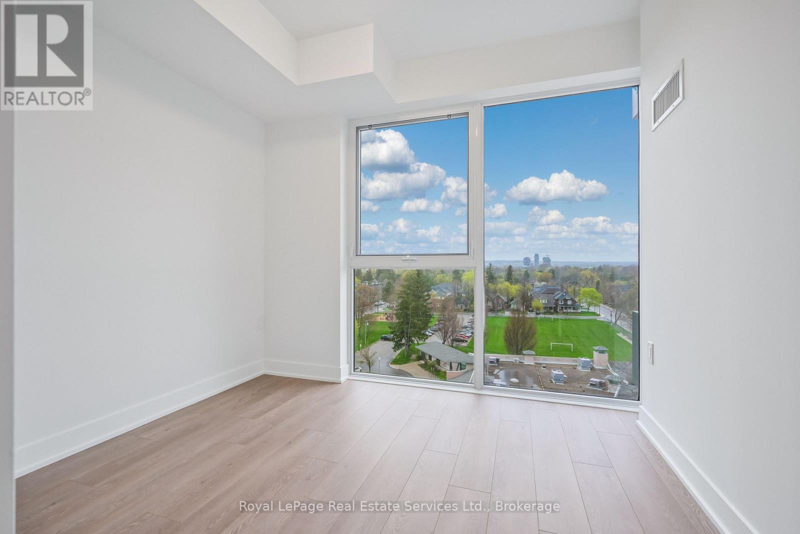 #711 2088 JAMES STREET - 26