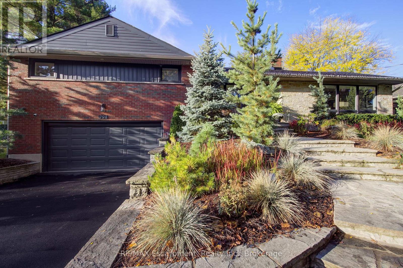 794 FALCON BOULEVARD - Image 3