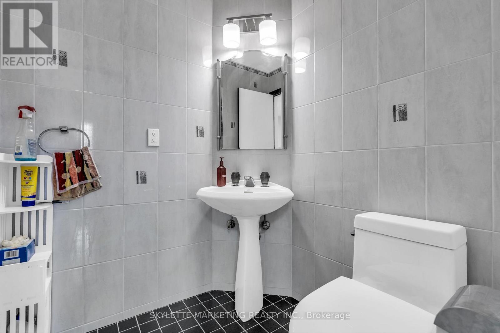 2 DEER VALLEY CRESCENT - 13
