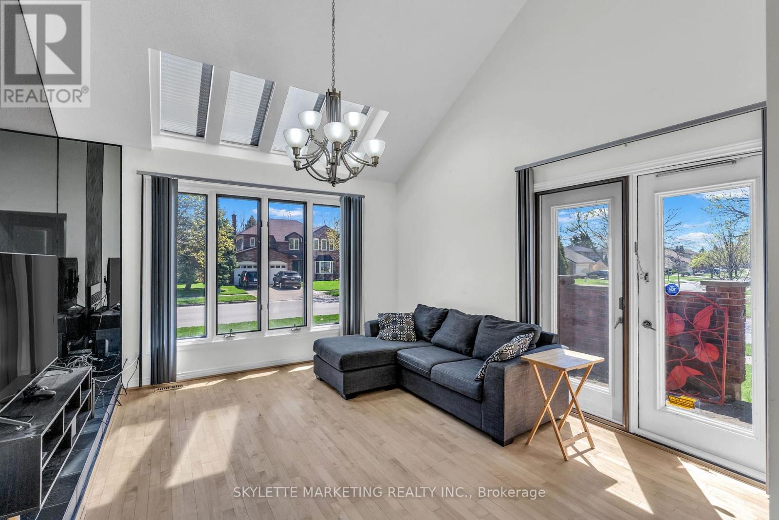 2 DEER VALLEY CRESCENT - 15