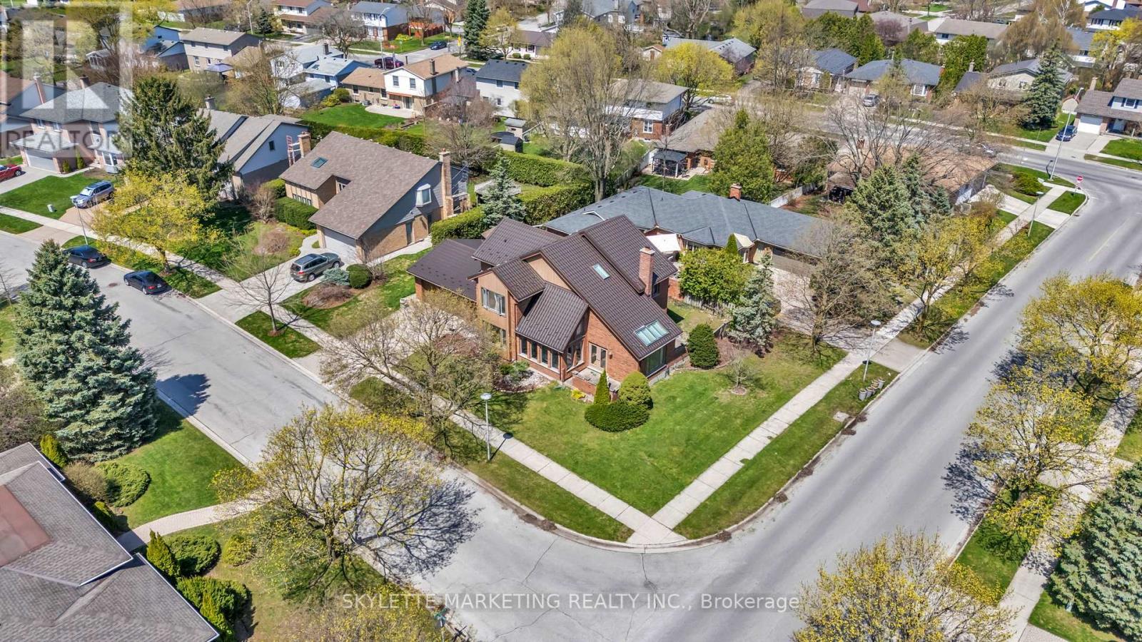2 DEER VALLEY CRESCENT - 4