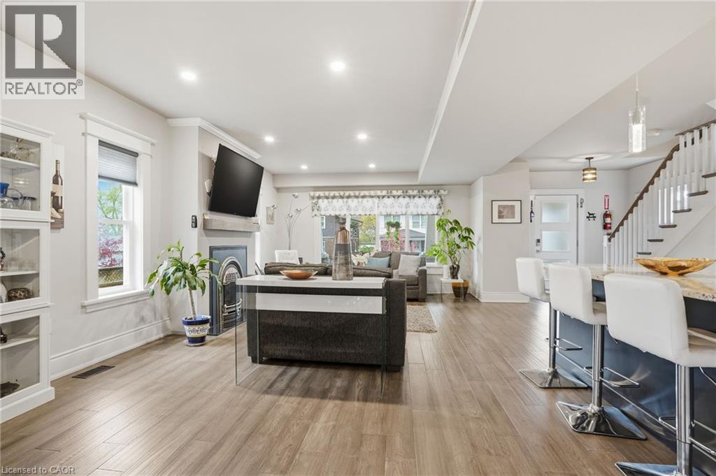 4351 SENECA Street - 11