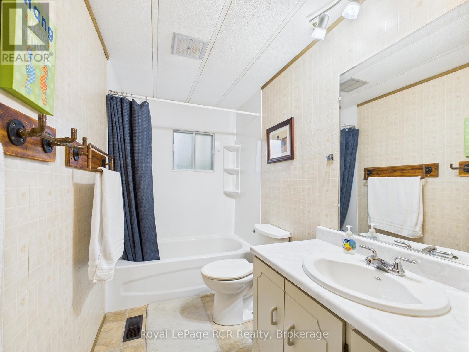 112 HURON ROAD - 15