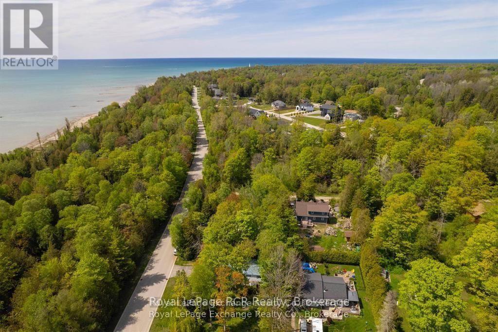 112 HURON ROAD - 18