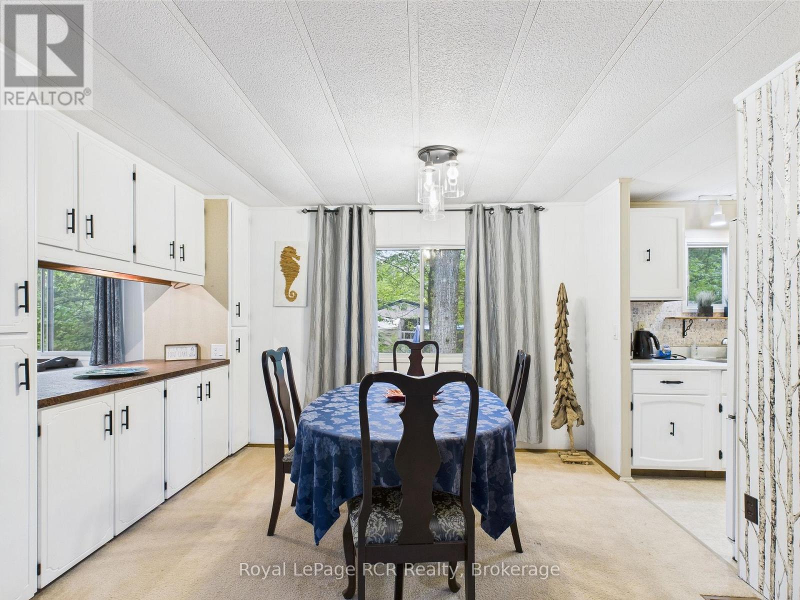 112 HURON ROAD - 4