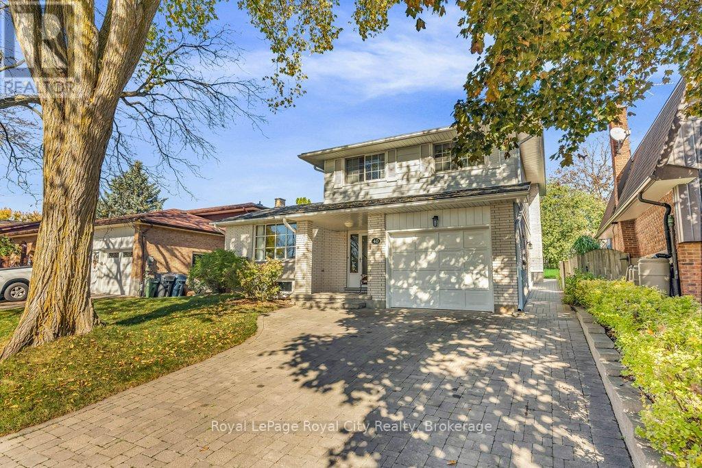 40 KEATS CRESCENT - 2