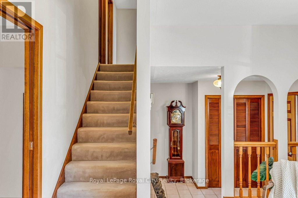 40 KEATS CRESCENT - 33