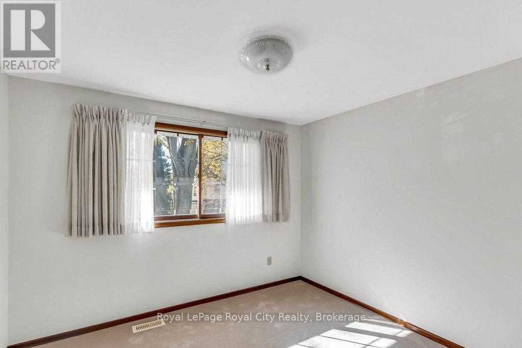 40 KEATS CRESCENT - 37