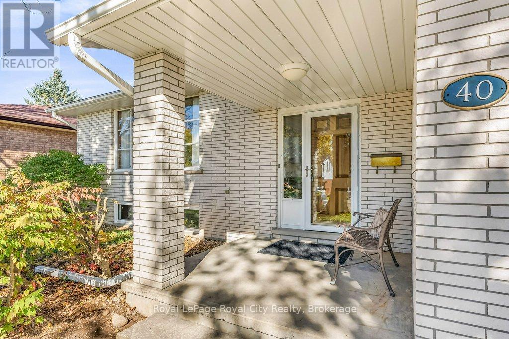 40 KEATS CRESCENT - 4