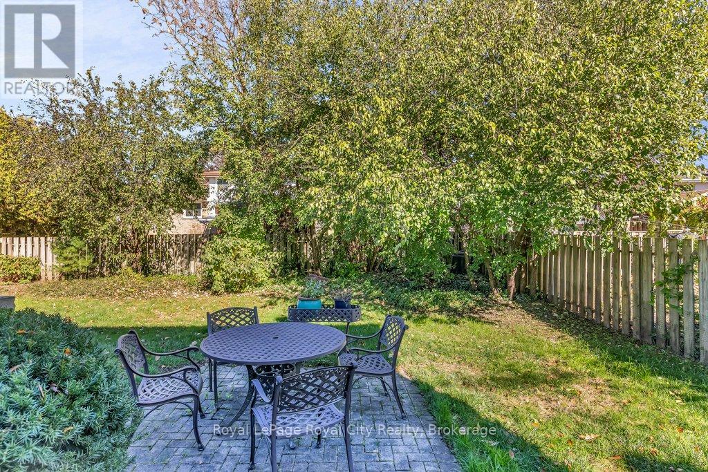 40 KEATS CRESCENT