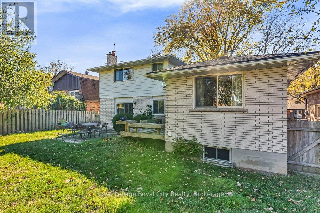 40 KEATS CRESCENT - 42