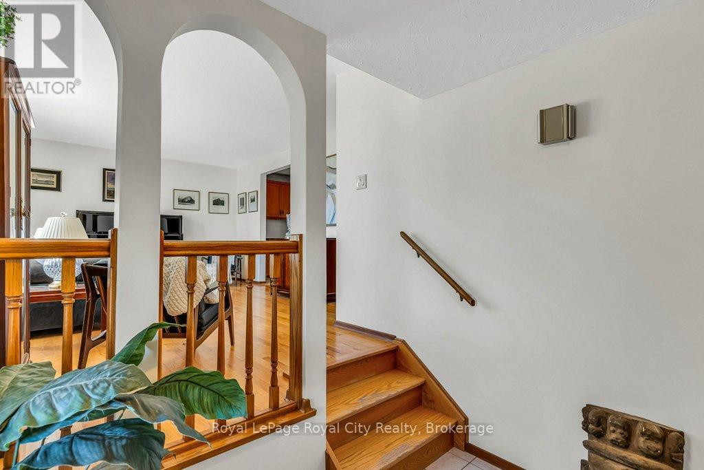 40 KEATS CRESCENT - 5