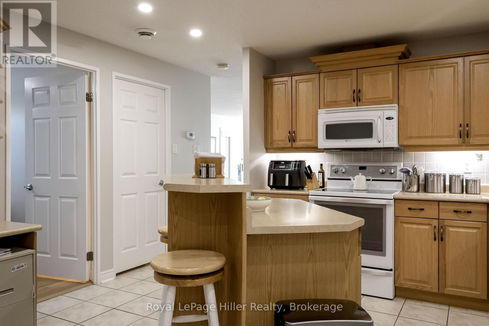 #102 160 ROMEO STREET S - 10